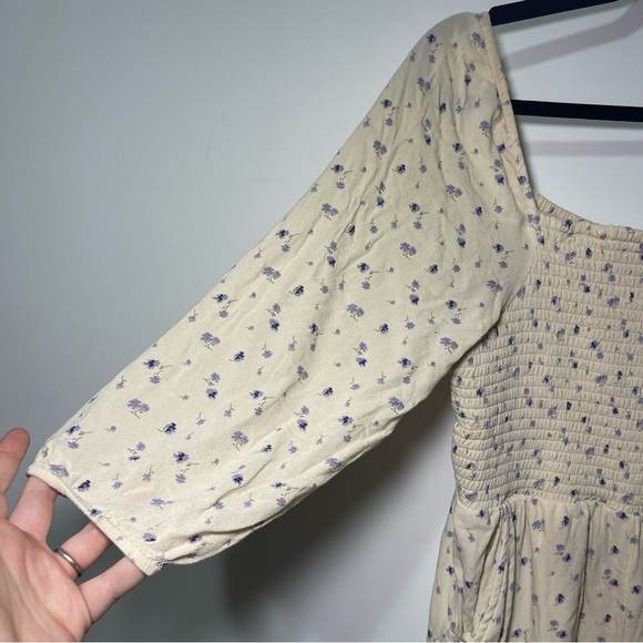 American Eagle Smocked cottagecore milkmaid Romper Cream Floral Square Neck in M - Picture 4 of 11